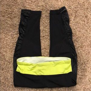 Lululemon size 2 crop black yellow/green